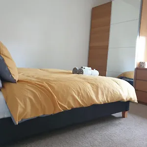 Luxury 1-bed With Stunning Views Perfect For Short In Apartment
