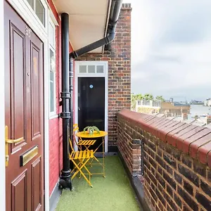 Stunning 1 Bed Flat In The Heart Of Greenwich Apartment