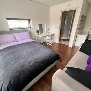 Stunning 3 Double Bedroom In Greenwich Near O2 Apartment