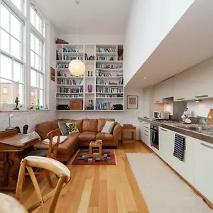 Charming 1 Bedroom In Old School House Apartment
